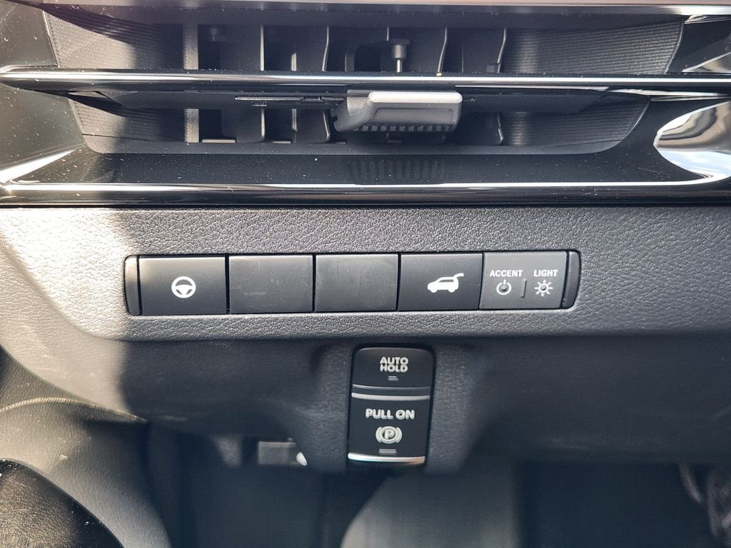 New 2026 Everest White Pearl TriCoat Nissan SL image 21