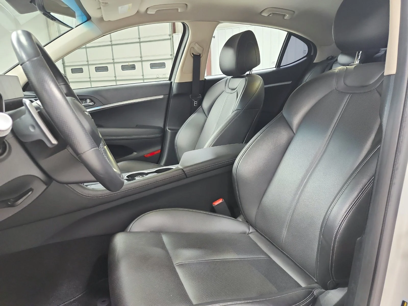 2025 GENESIS G70 Standard - Photo 10