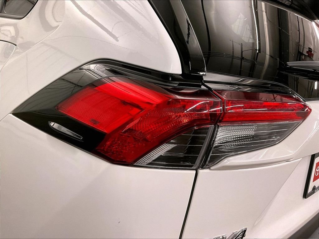 Used 2023 White Toyota LE image 34