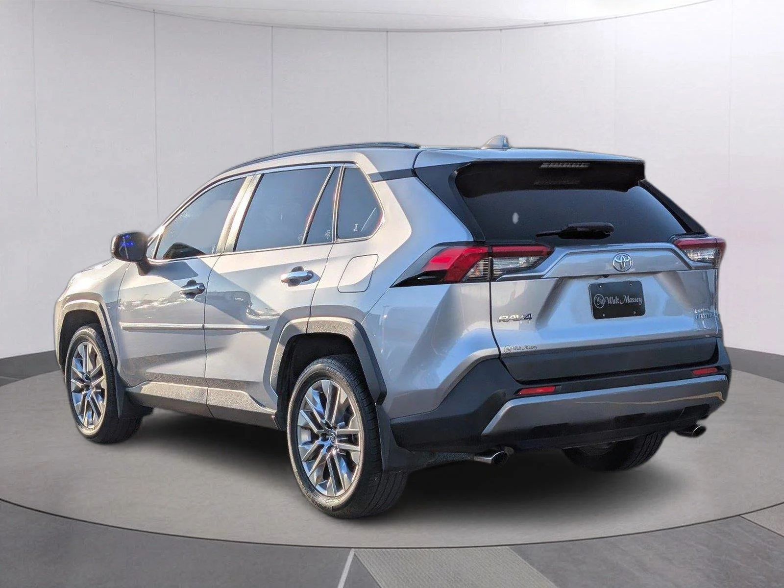 Used 2020 Silver Sky Metallic Toyota Limited image 3