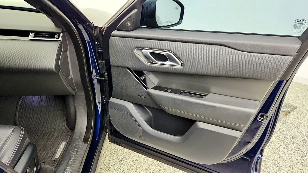 Used 2021 Portofino Blue Metallic Land Rover P250 S image 26