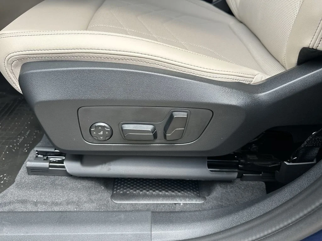 Certified Used 2025 Blue BMW xDrive28i image 15