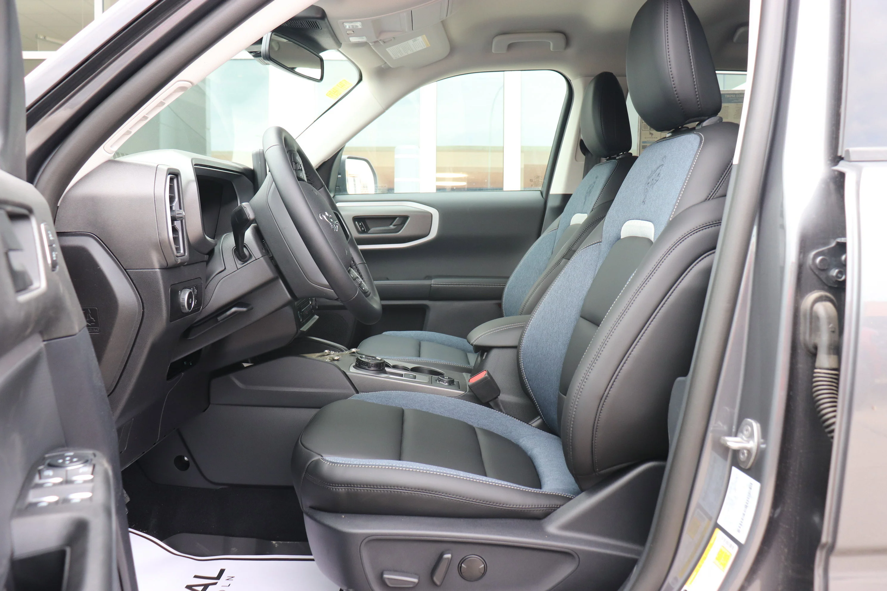 New 2026 CARBONIZED GREY Ford Outer Banks image 9
