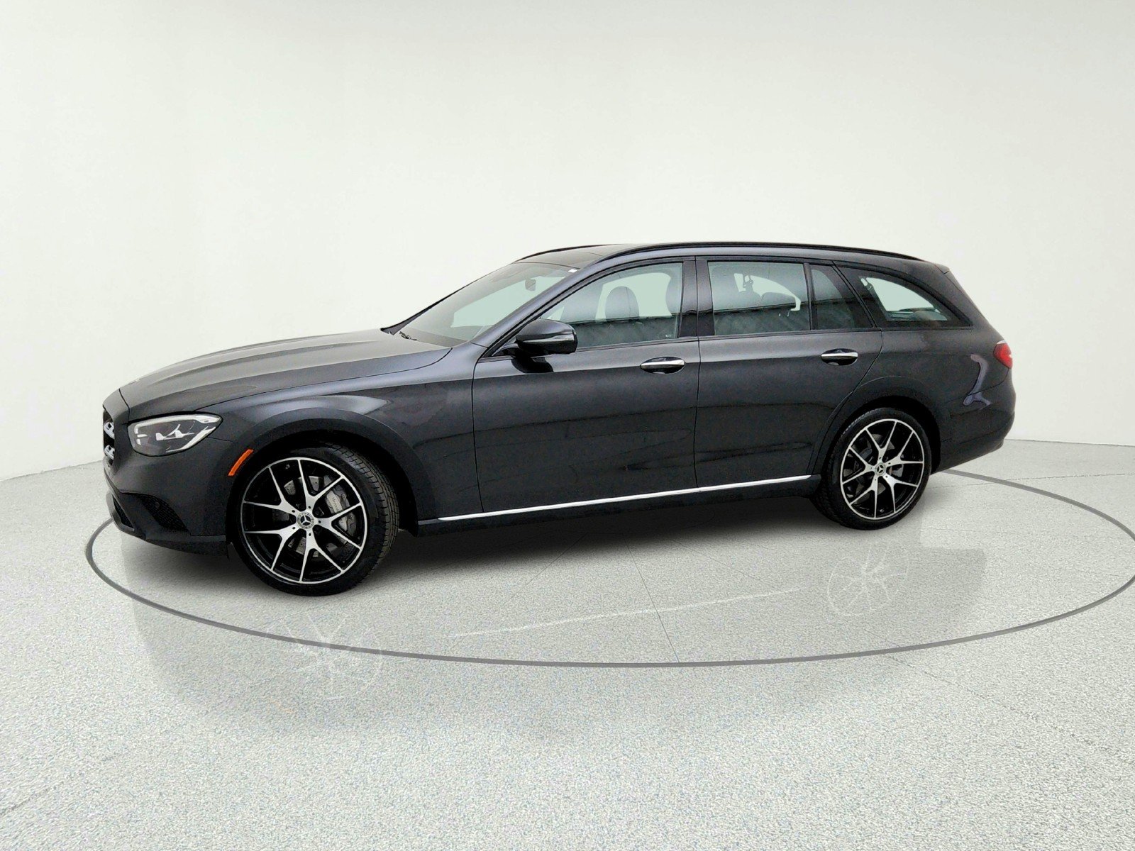 Certified Used 2023 Graphite Grey Metallic Mercedes-Benz E 450 image 15