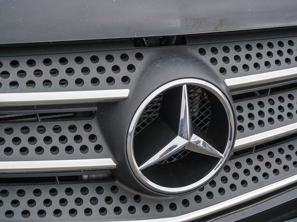 Used 2020 Black Mercedes-Benz Passenger image 11