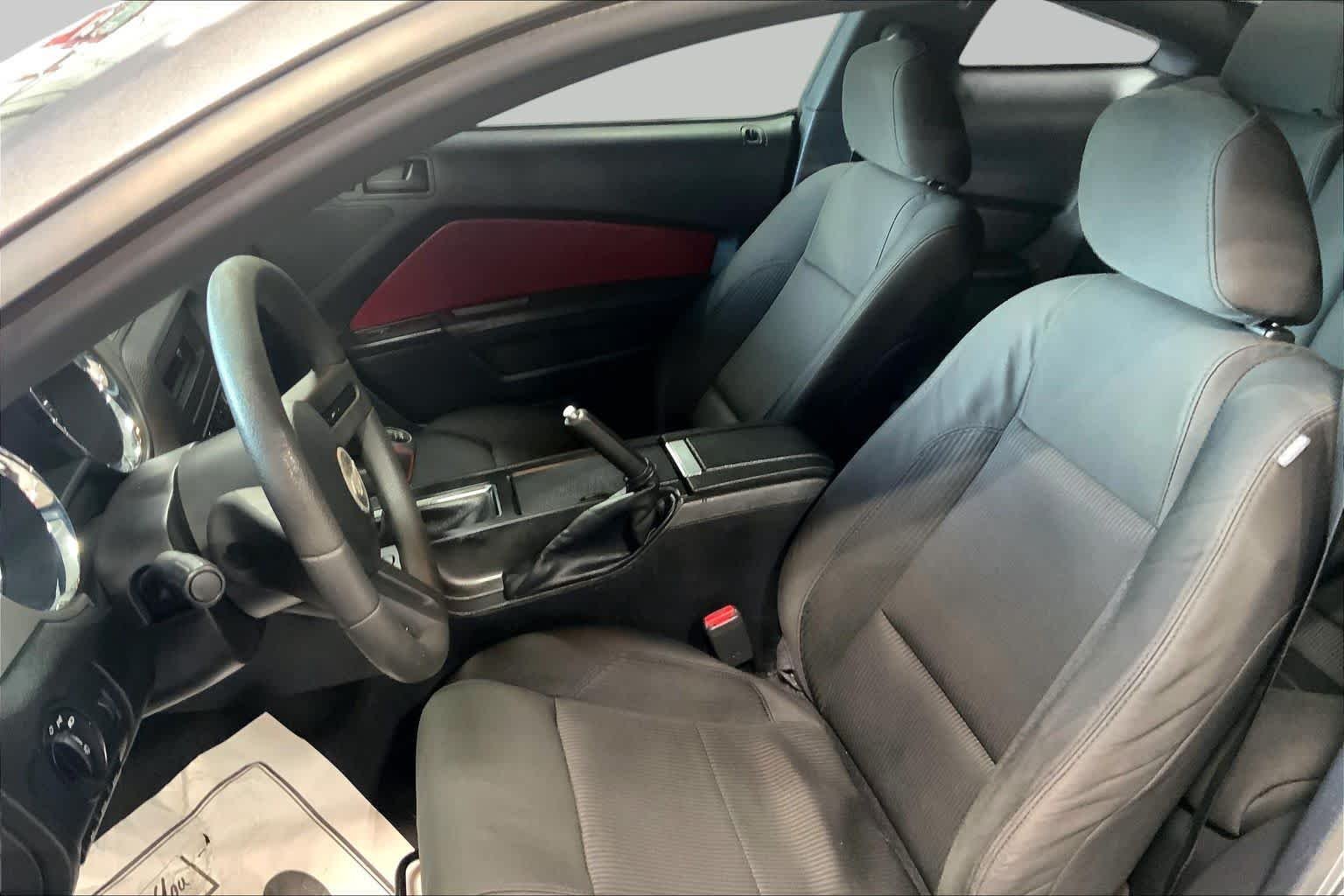 Used 2011 Sterling Gray Clearcoat Metallic Ford V6 image 6