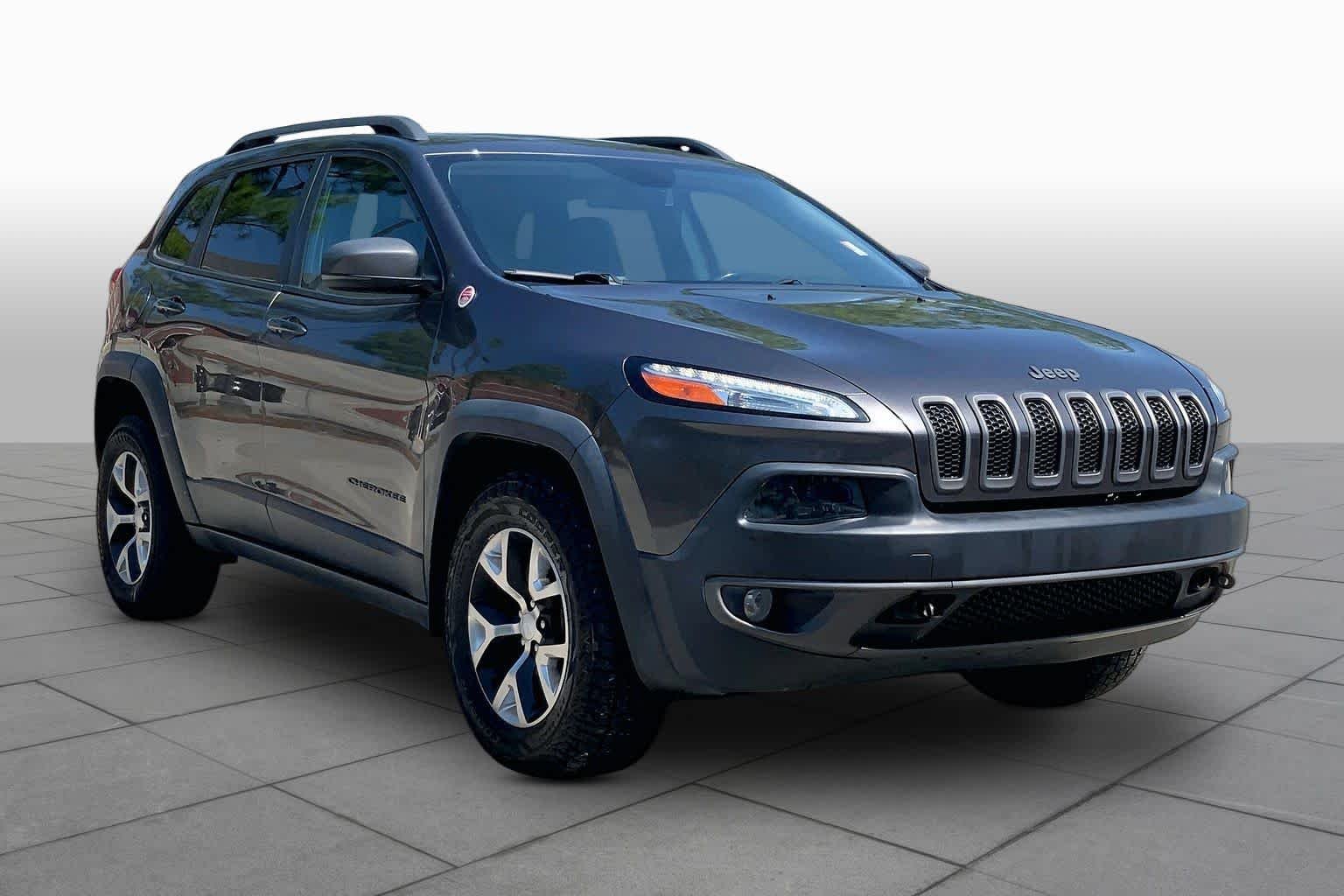 Used 2018 Granite Crystal Metallic Clearcoat Jeep Trailhawk image 3