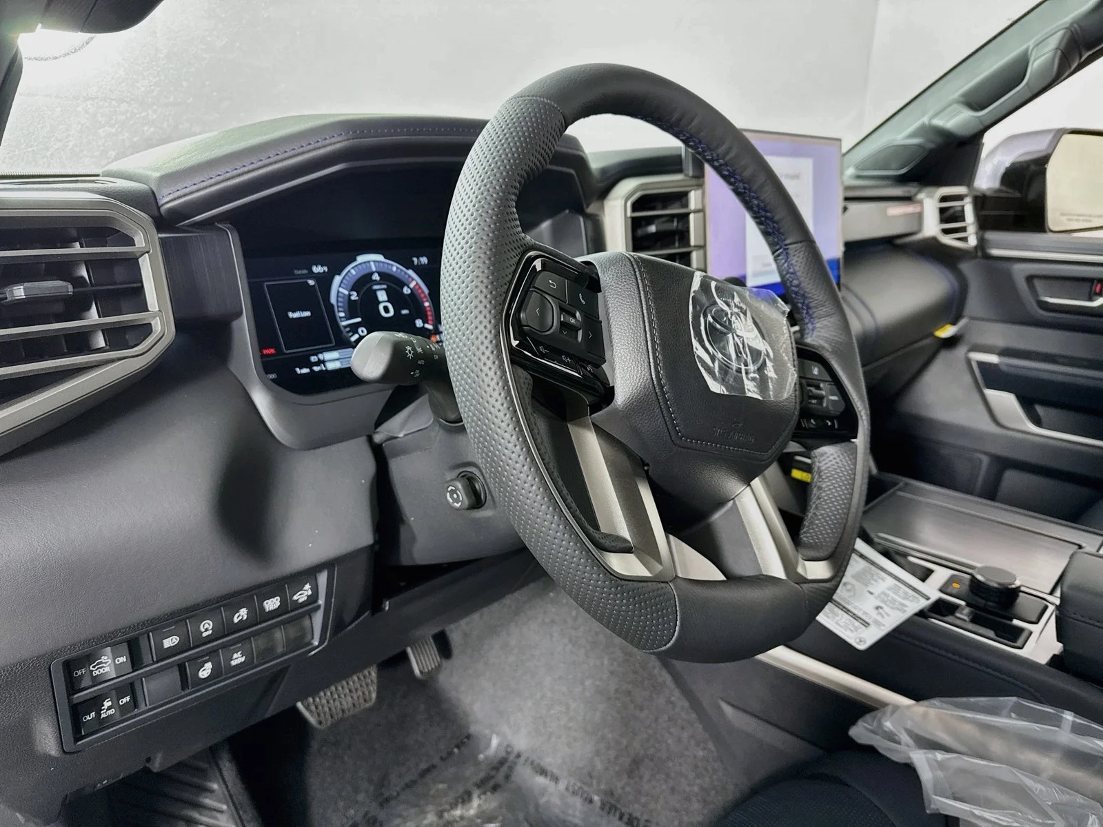2026 Toyota Tundra Platinum - Photo 6