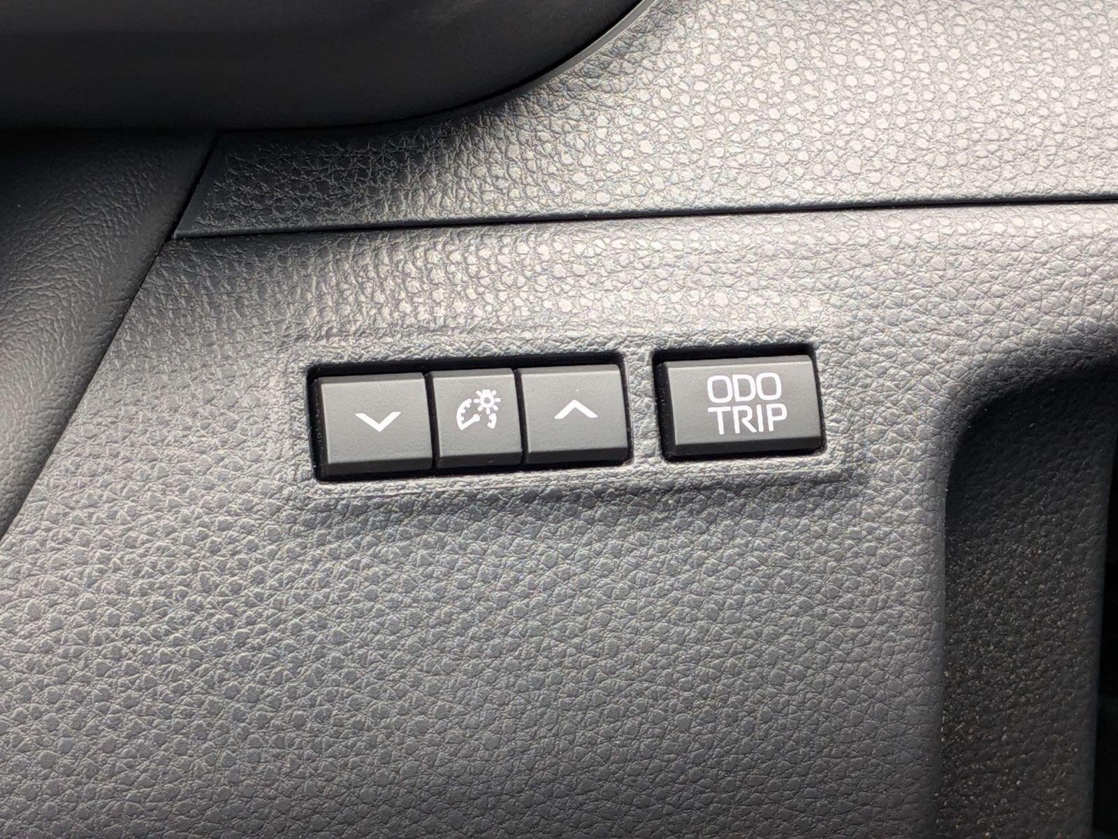 Used 2025 Oxygen White Toyota Limited image 36