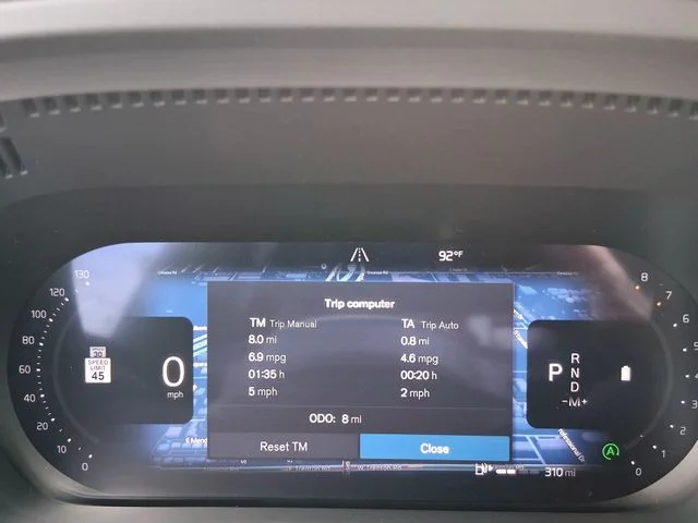 New 2026 Crystal White Volvo Plus image 7