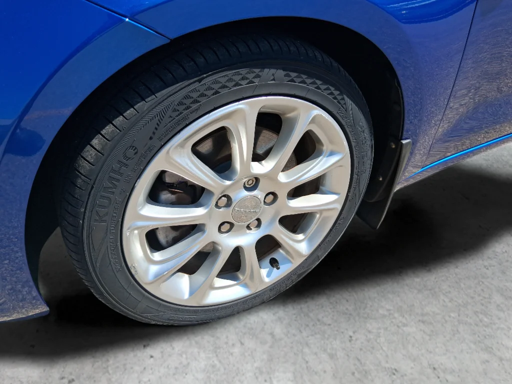 Used 2014 Blue Dodge Limited image 40