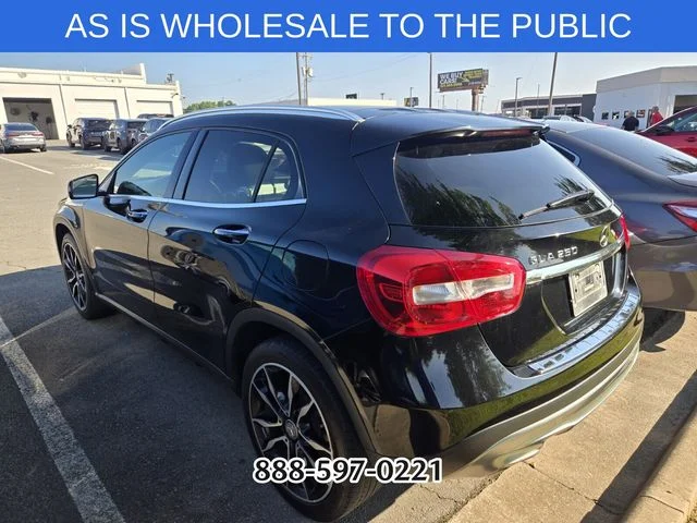 Used 2016 Black Mercedes-Benz GLA 250 image 4