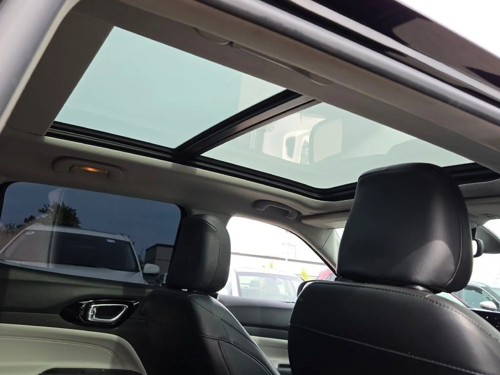 Used 2022 Black Jeep Limited image 12