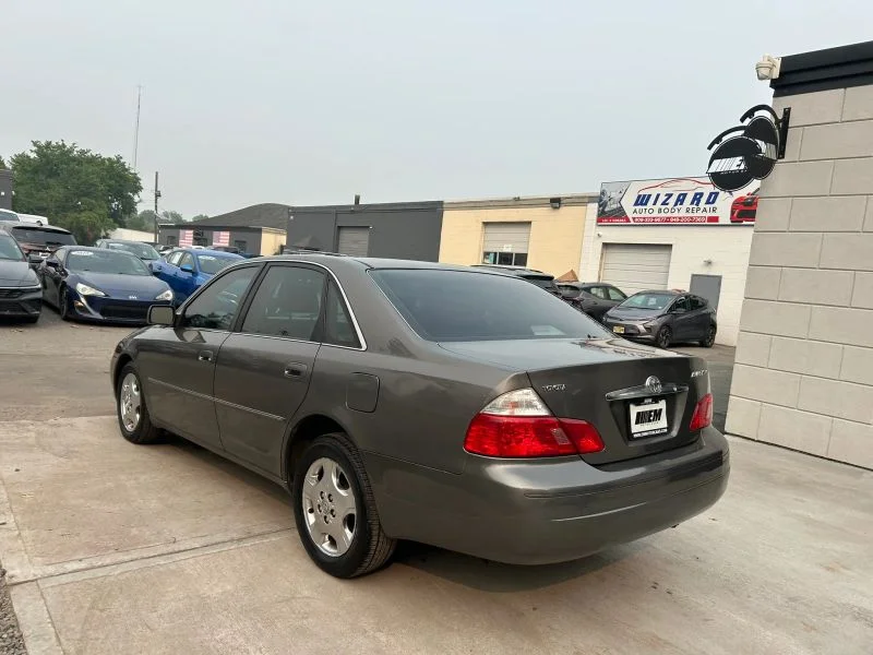 Used 2004 Gray Toyota XLS Sedan 4D image 8