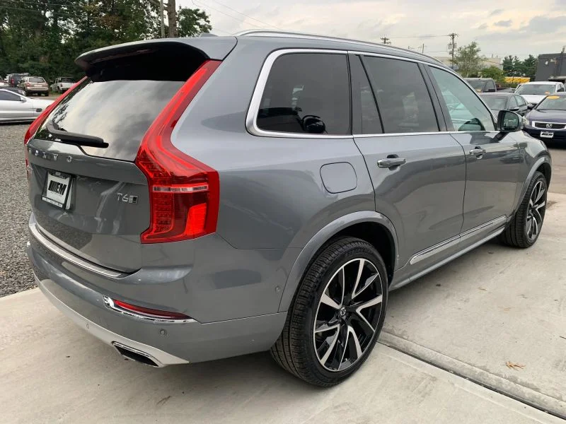 Used 2019 Gray Volvo T6 Inscription Sport Utility 4D image 8