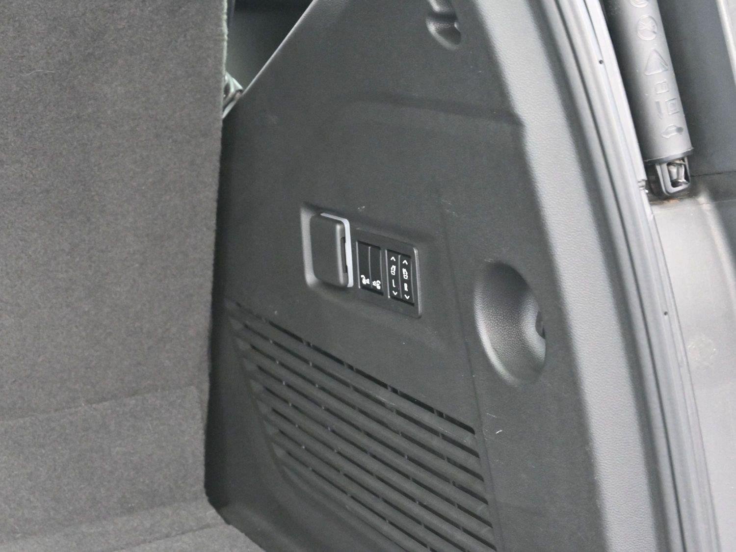 Used 2022 Black Chevrolet High Country image 11