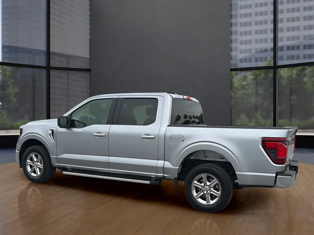 Used 2025 Silver Ford XLT image 14