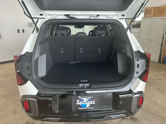New 2027 Snow White Pearl / Black Roof Kia X-Line image 21