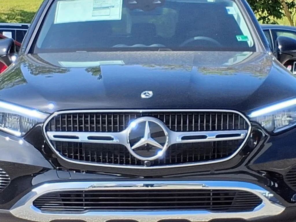 New 2025 Black Mercedes-Benz GLC 350 image 34