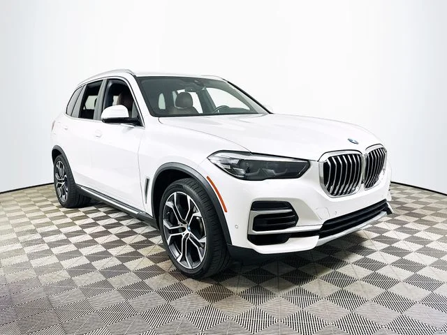 Certified Used 2022 White BMW sDrive40i image 1