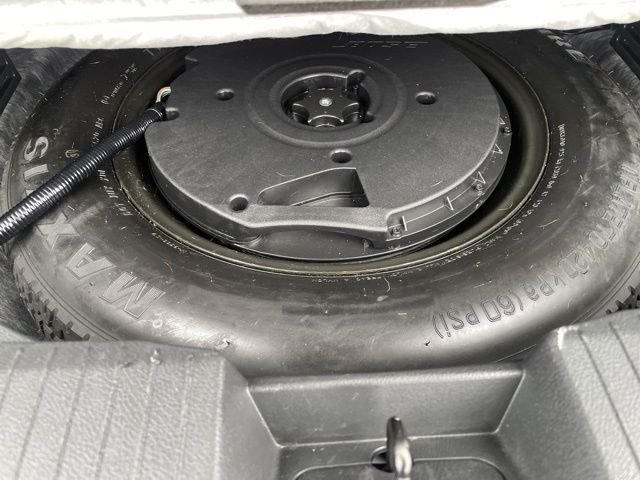 Used 2021 Gray Nissan SL image 15