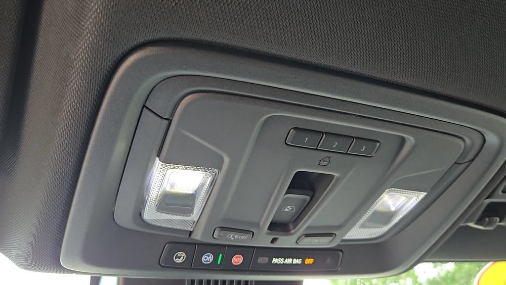 Used 2025 Sterling Metallic GMC AT4 image 17