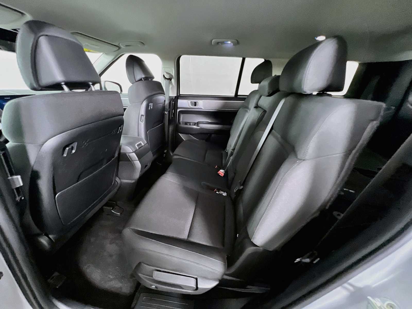 Used 2026 Shimmering Silver Hyundai SE image 24