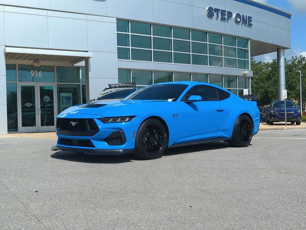 2025 Ford Mustang GT Fastback's photo
