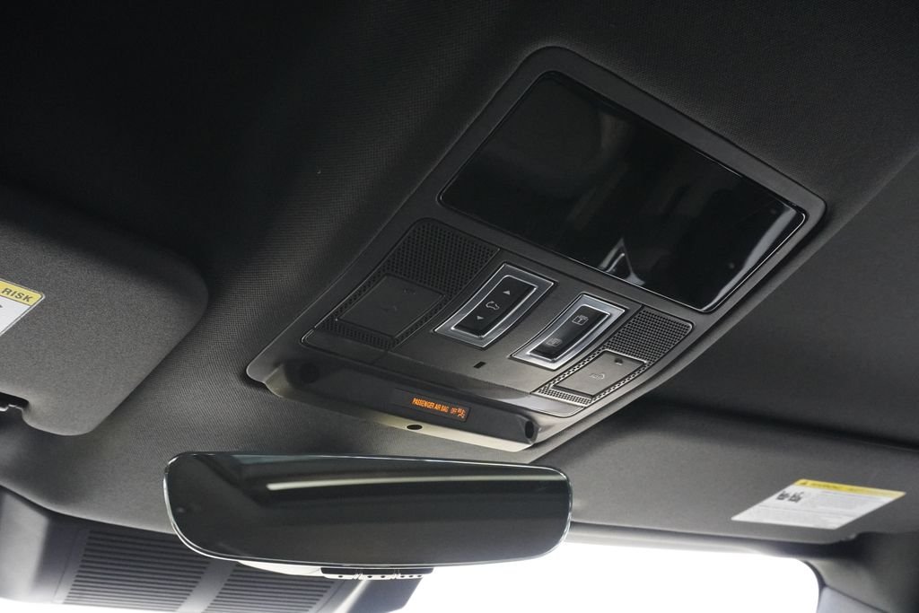 Used 2023 White Land Rover S image 16