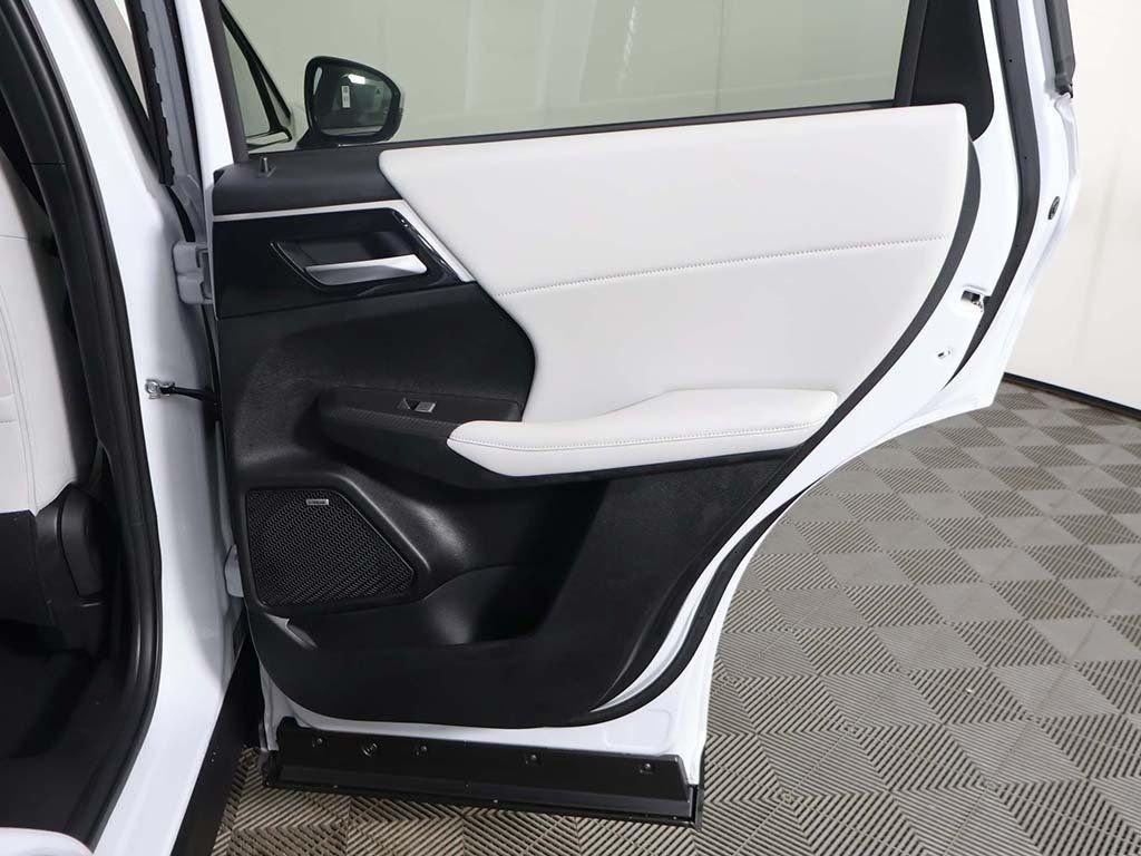 New 2026 White Mitsubishi SE 1.5T S-AWC image 28