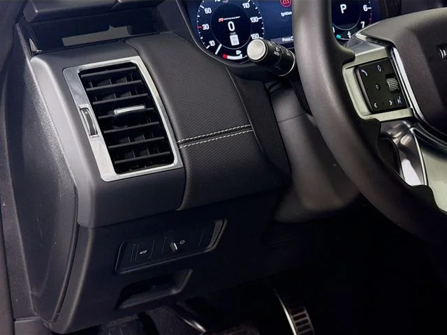 Used 2023 White Land Rover S R-Dynamic image 10