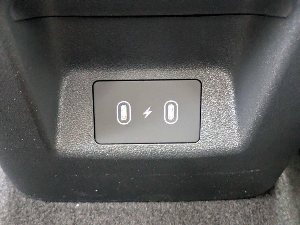 New 2026 Silver Hyundai SEL Premium FWD image 15