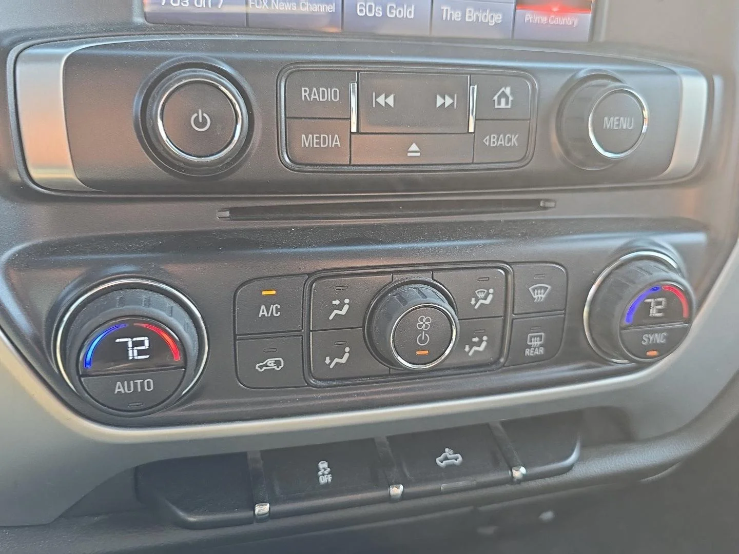 Used 2015 Summit White GMC SLE image 17