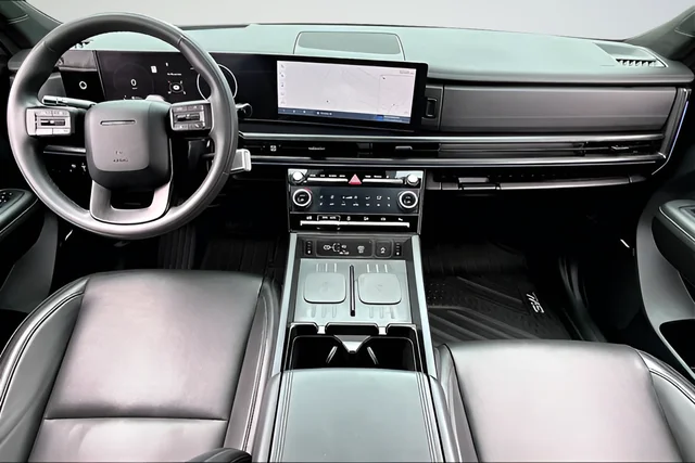 Used 2025 Silver Hyundai Calligraphy image 7