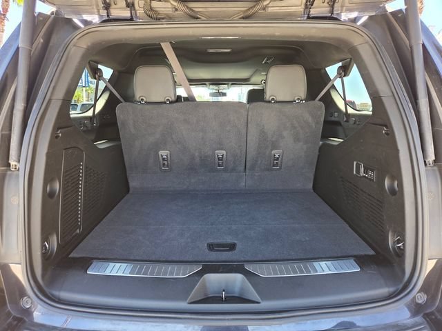 2022 Chevrolet Suburban Z71 - Photo 14