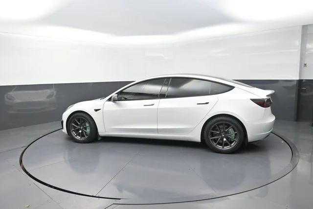 Used 2022  Tesla Long Range image 44