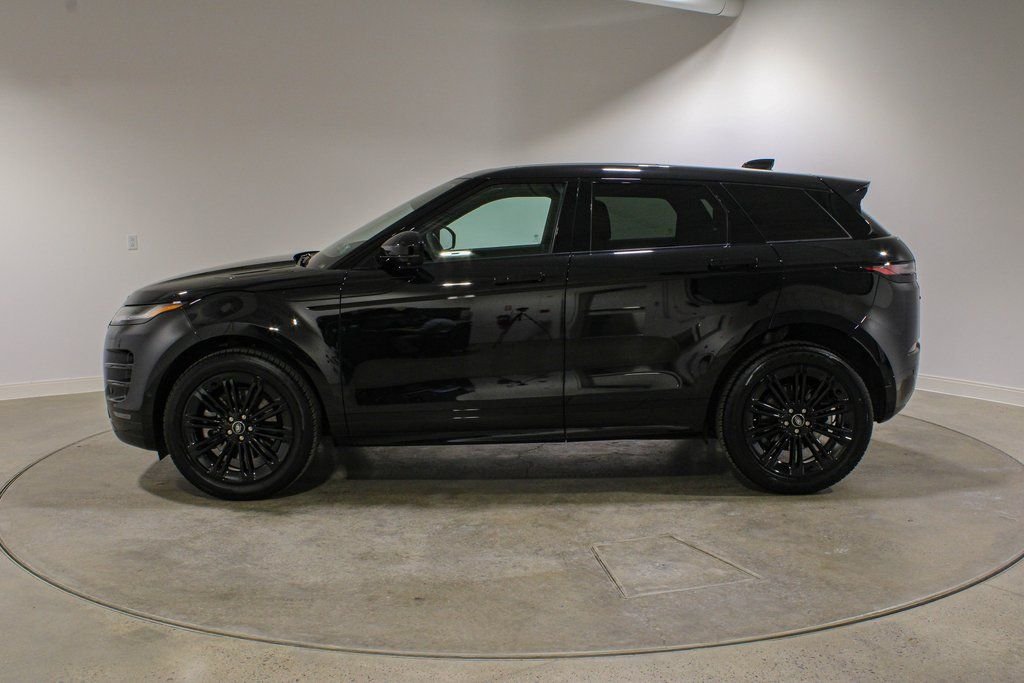 Certified Used 2025 Santorini Black Metallic Land Rover Dynamic image 2