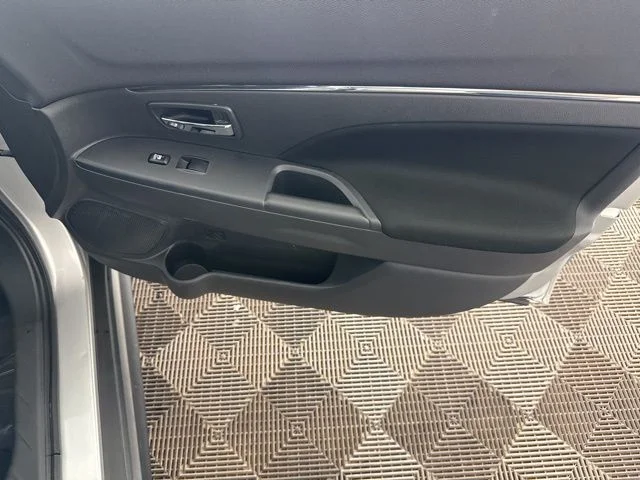 Used 2024 Black Mitsubishi  image 19