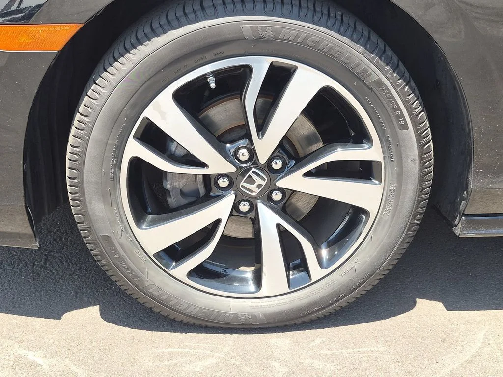 Used 2019  Honda Elite image 9