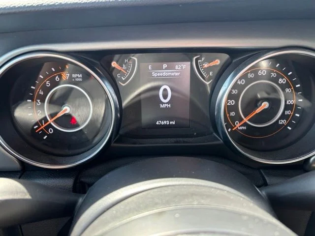 Used 2021 Blue Jeep Sport image 26