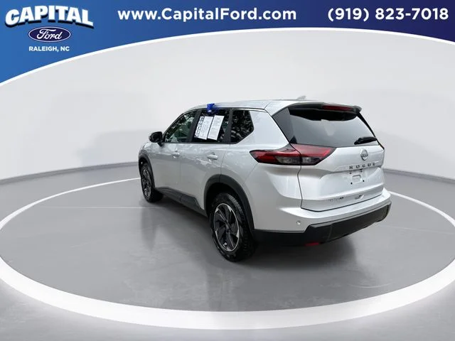 Used 2025 Silver Nissan SV image 6