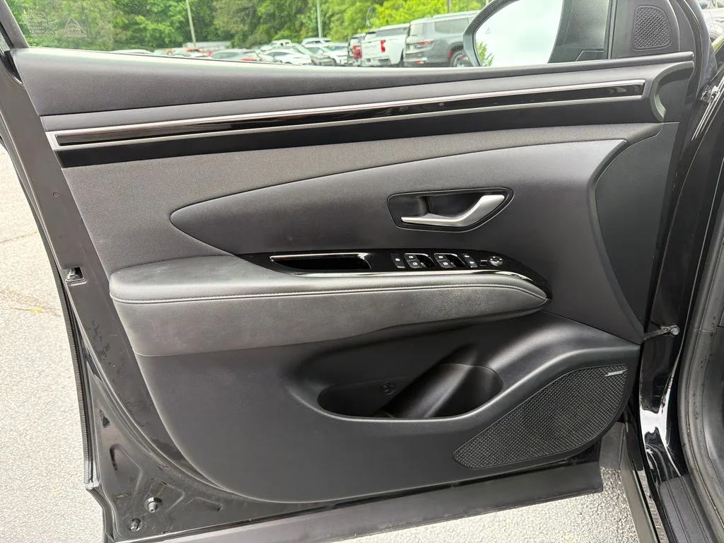 Used 2022 Black Hyundai SEL image 10