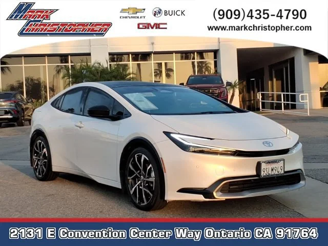 Used 2025 Off-white Toyota XSE image 1