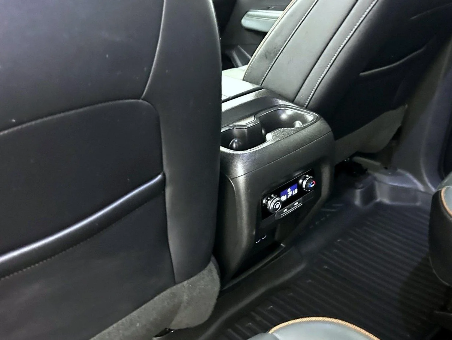 Used 2025 White GMC AT4 image 23