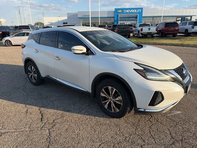Used 2019 White Nissan S image 2