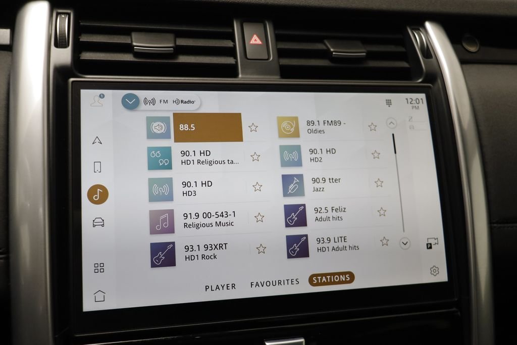 Used 2025 Gray Land Rover S image 9