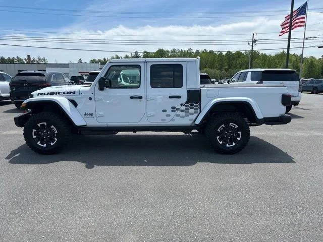 New 2026 Bright White Clear-Coat Exterior Paint Jeep Rubicon image 4