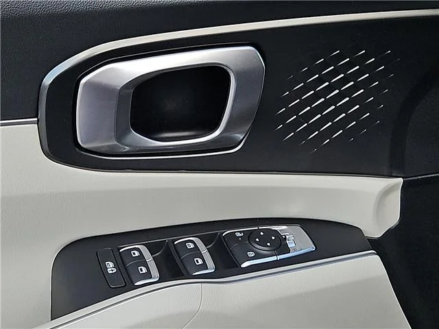 Used 2025 Wolf Gray KIA S Front-Wheel Drive image 11