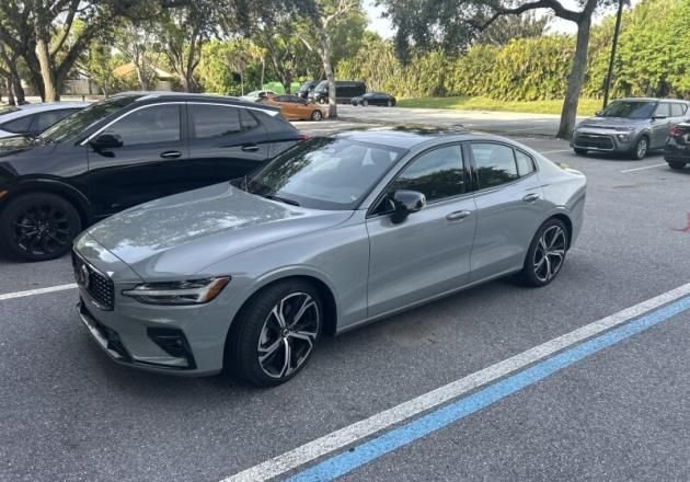 Used 2024 Gray Metallic Volvo Ultimate image 2