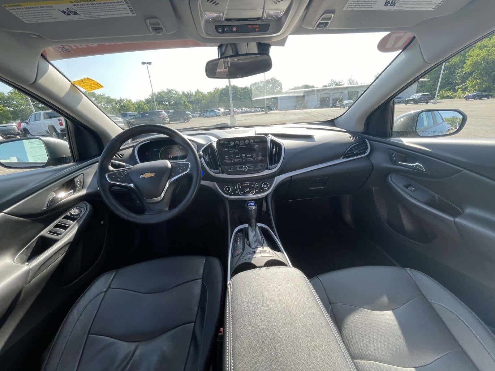 Used 2017 Heather Gray Metallic Chevrolet LT image 21
